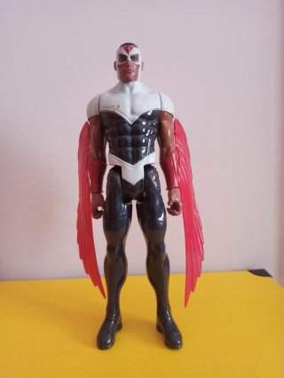 Avengers figuras 30 cm. 30€, unidad suelta 5€