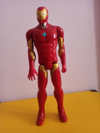 Avengers figuras 30 cm. 30€, unidad suelta 5€