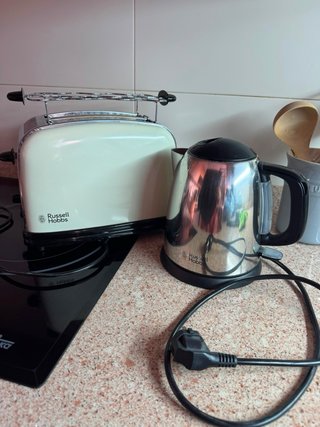 Tostadora y Hervidor Russell Hobbs