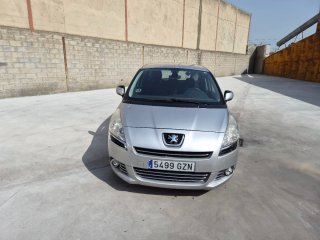 Peugeot 5008 2010