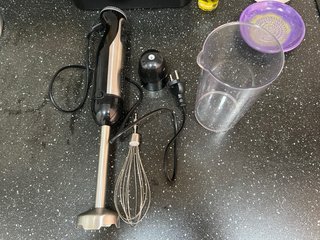 Batidora de mano Bonsenkitchen con accesorios