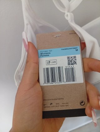 Top deportivo Nike blanco
