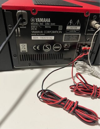 Microcadena Yamaha CRX-040 CD/USB Roja