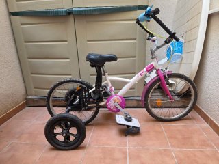 Bicicleta adaptada para niños con distintas capaci