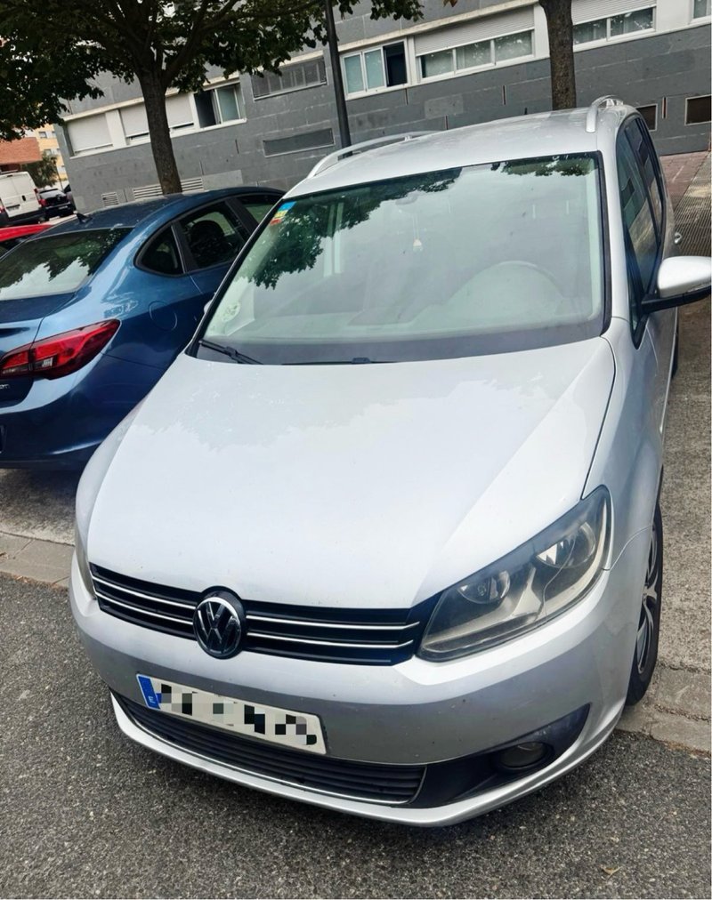 Volkswagen Touran 2013 - foto 1
