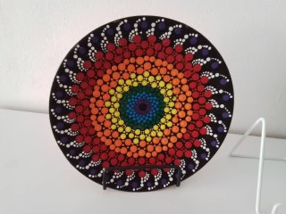 Piatti decorati a mano in legno e bambù