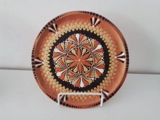 Piatti decorati a mano in legno e bambù