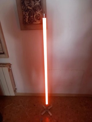 Lámpara de pie LED moderna