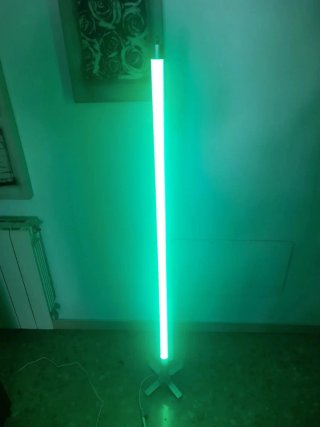 Lámpara de pie LED moderna
