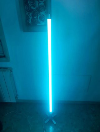 Lámpara de pie LED moderna