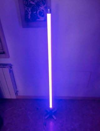 Lámpara de pie LED moderna