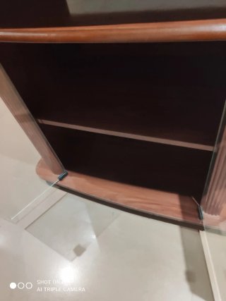 Mueble TV madera con puertas cristal