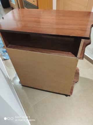 Mueble TV madera con puertas cristal