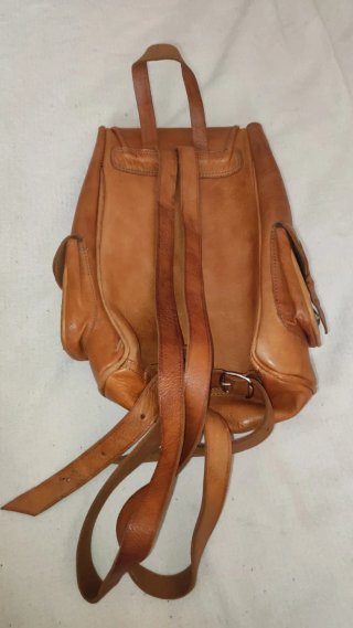 Mochila Cuero Camel Rígida Sin Uso