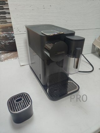 Máquina de café de cápsulas - Nespresso