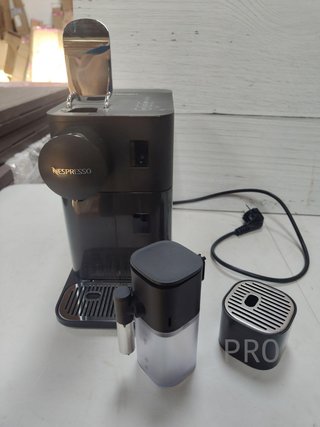 Máquina de café de cápsulas - Nespresso