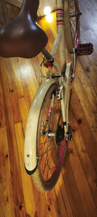 Bicicleta B'Twin Poply 500 24" con cesta