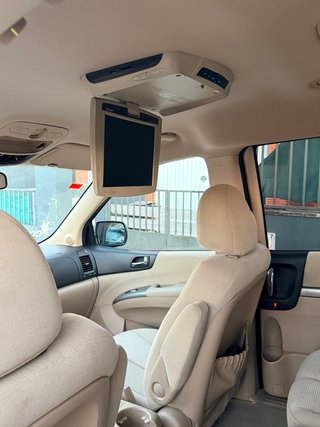KIA Carnival 2010