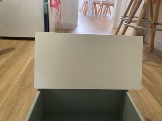 Cajón MALM Blanco