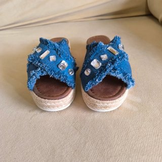 Sandalias vaqueras con pedrería T.36