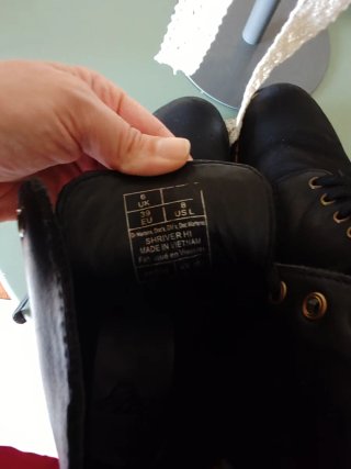 Botas Dr. Martens plataforma 8 ojales