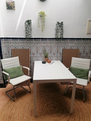 Mesa de comedor blanca