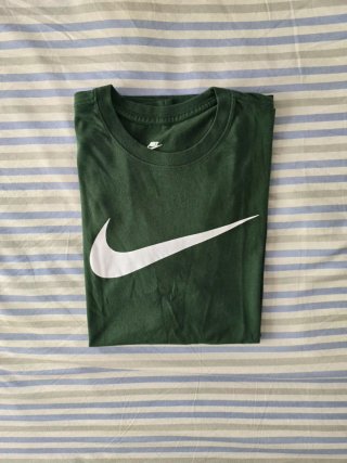 Camiseta Nike Verde Talla M Swoosh Blanco