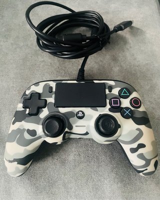 PS4 (PlayStation 4) + 4 Juegos y 4 Mandos