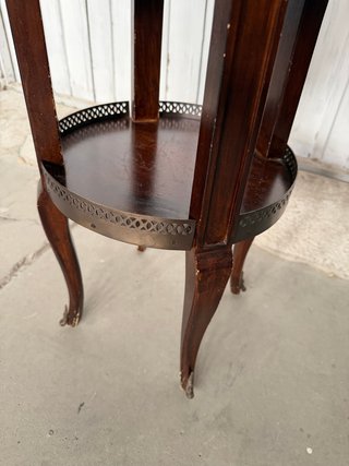 Mesita auxiliar de madera y metal