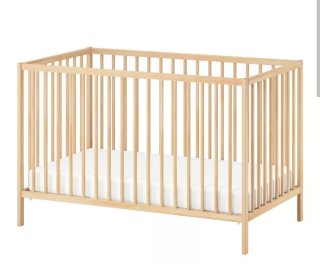 Cuna de madera para bebé