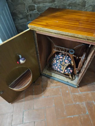 Máquina de coser antigua