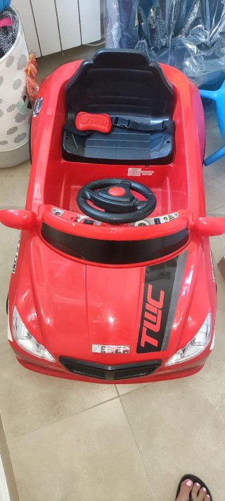 Coche eléctrico infantil