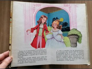Cuento troquelado, CENICIENTA, 1969