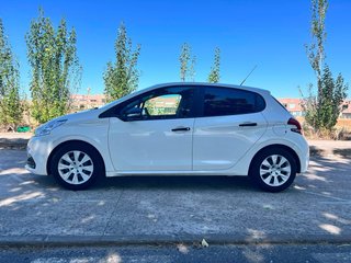 Peugeot 208 2018 1.6Hdi Conercial.