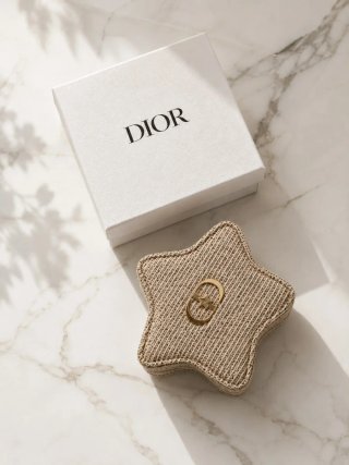 Neceser Dior dorado con su caja