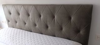 Cabecero de cama tapizado gris