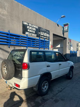 Nissan Terrano 2.7 Diesel 4x4, 6 plazas
