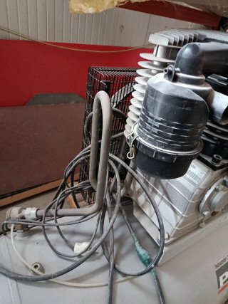Compresor PUSKA 500L HP 7.5 Prácticamente nuevo