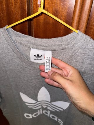 Camiseta Adidas Gris
