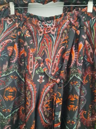 Conjunto Teria Yabar estampado paisley