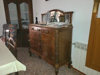 Cómoda antigua madera tallada con espejo