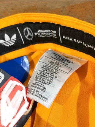 Gorra Adidas x Bad Bunny Mercedes-AMG F1