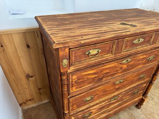 Cómoda antigua, mueble centenario madera natural