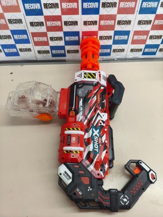 Lanzador de gel motorizado XSHOT ZURU para juegos al aire libre.