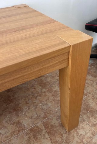 Mesa de comedor de madera