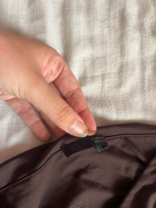 Falda Zara larga marrón adorno concha
