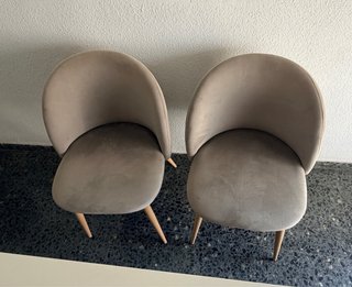 Conjunto Comedor: Mesa Extensible + 4 sillas