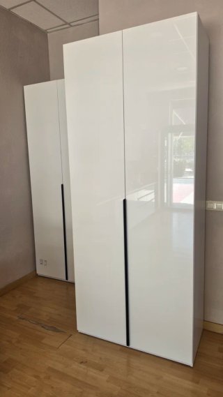 Armario blanco Brillo con puertas