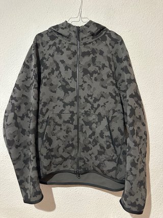 Chaqueta Nike Camuflaje Gris