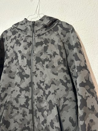 Chaqueta Nike Camuflaje Gris